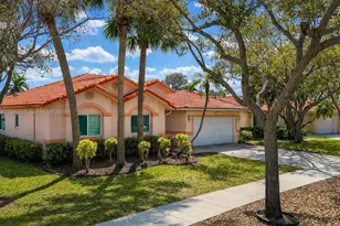 16898 Crestview Ln, Weston, FL 33326 - Photo 2