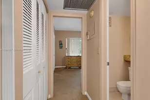 418 Sheffield Q, West Palm Beach, FL 33417 - Photo 6