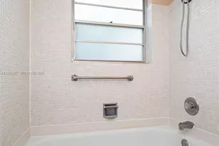 418 Sheffield Q, West Palm Beach, FL 33417 - Photo 10