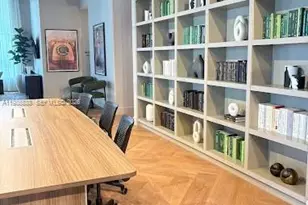 121 NE 5th St, Miami, FL 33132 - Photo 10