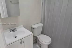 208 Avondale Dr, Pompano Beach, FL 33060 - Photo 4