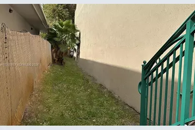 10200 NW 25th St #113, Doral, FL 33172 - Photo 22