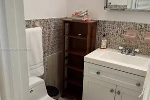 11685 Canal Dr, North Miami, FL 33181 - Photo 16