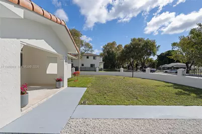 5251 SW 6th St, Miami, FL 33134 - Photo 6