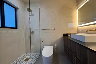 8931 NE 2nd Ave, El Portal, FL 33138 - Photo 34