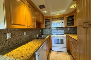 2555 Collins Ave, Miami Beach, FL 33140 - Photo 8