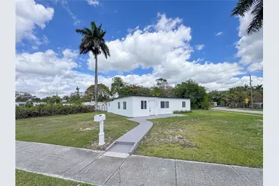 15545 Arizona Rd, Homestead, FL 33033 - Photo 1