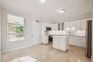 719 Crandon Blvd, Key Biscayne, FL 33149 - Photo 2