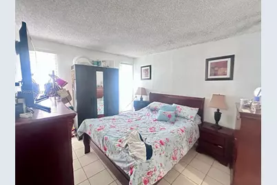 2385 NW 11th St #B16, Miami, FL 33125 - Photo 10