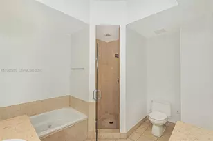 20000 E Country Club Dr, Aventura, FL 33180 - Photo 18