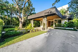 8625 NE 10th Ave, Miami, FL 33138 - Photo 2