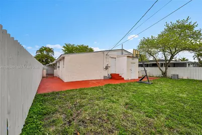 210 E 59th St, Hialeah, FL 33013 - Photo 16