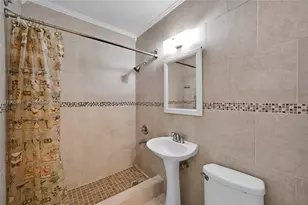 210 E 59th St, Hialeah, FL 33013 - Photo 12