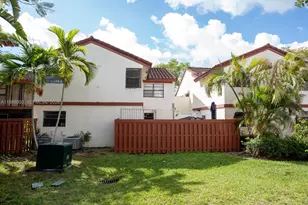 333 Ives Dairy Rd, Miami, FL 33179 - Photo 4
