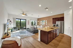 11607 SW 13th Dr, Pembroke Pines, FL 33025 - Photo 2