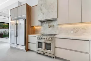 2755 NE 31st Ct, Lighthouse Point, FL 33064 - Photo 6