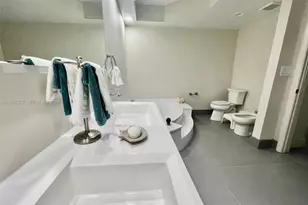 20281 E Country Club Dr, Aventura, FL 33180 - Photo 24