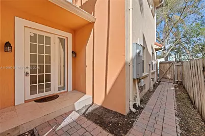 819 SW 7th Ave, Fort Lauderdale, FL 33315 - Photo 6