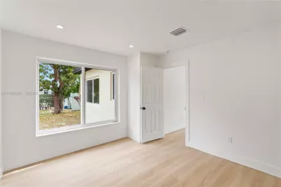 2995 NW 88th St, Miami, FL 33147 - Photo 24