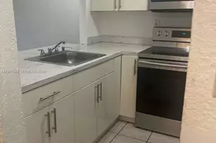 4550 NW 9th St, Miami, FL 33126 - Photo 2