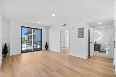 2479 NE 192nd St #208, Miami, FL 33180 - Photo 4