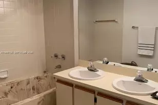 513 Racquet Club Rd, Weston, FL 33326 - Photo 16