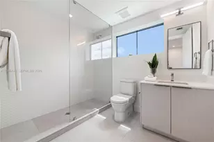 721 SW 11th St, Miami, FL 33129 - Photo 16