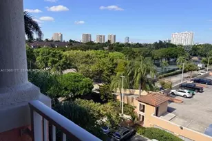 19501 E Country Club Dr, Aventura, FL 33180 - Photo 4