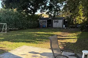 1758 SW 18th St, Miami, FL 33145 - Photo 10