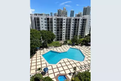 16919 N Bay Rd #902, Sunny Isles Beach, FL 33160 - Photo 2