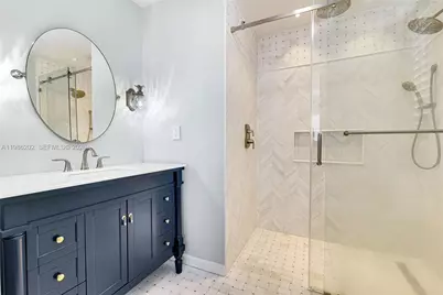 2870 Pine Tree Dr #3, Miami Beach, FL 33140 - Photo 18