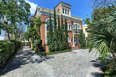 2870 Pine Tree Dr #3, Miami Beach, FL 33140 - Photo 2