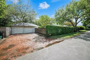 285 NE 105th St, Miami Shores, FL 33138 - Photo 36