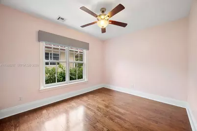 285 NE 105th St, Miami Shores, FL 33138 - Photo 20