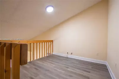 10233 NW 9th St Cir #213-1, Miami, FL 33172 - Photo 4