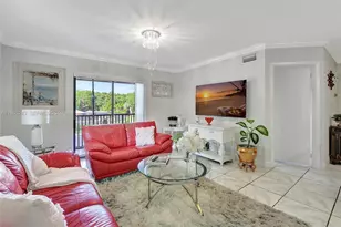 588 Trace Cir, Deerfield Beach, FL 33441 - Photo 2