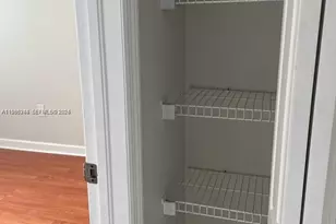 1663 SE 29th St, Homestead, FL 33035 - Photo 8