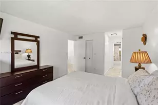 9540 Sunrise Lakes Blvd, Sunrise, FL 33322 - Photo 14