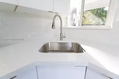 1812 NW 64th St, Miami, FL 33147 - Photo 22