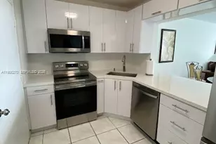 5601 Collins Ave, Miami Beach, FL 33140 - Photo 4