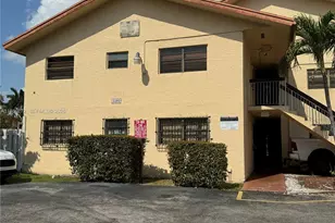 2295 W 53rd Pl, Hialeah, FL 33016 - Photo 14