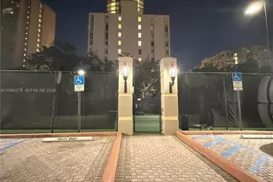 2475 Brickell Ave, Miami, FL 33129 - Photo 34