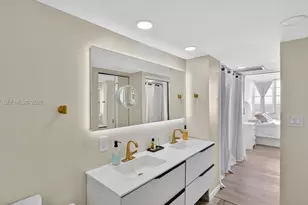 6450 Collins Ave, Miami Beach, FL 33141 - Photo 36