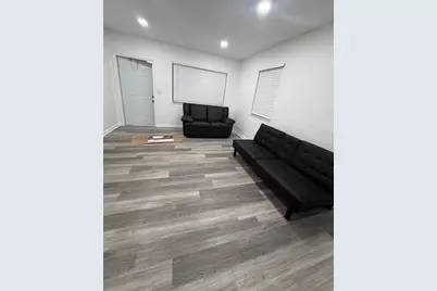 751 NW 96th St #751, Miami, FL 33150 - Photo 2