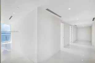 300 Biscayne Blvd Way, Miami, FL 33131 - Photo 6