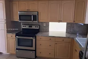 710 NW 77th Way, Pembroke Pines, FL 33024 - Photo 6