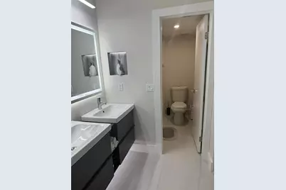 436 Lakeview Dr #205, Weston, FL 33326 - Photo 8