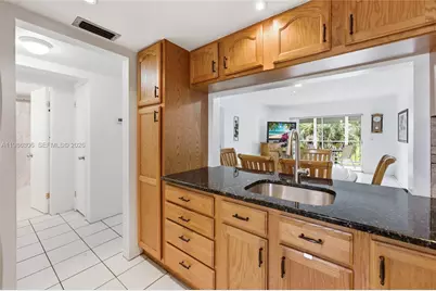 1201 Hillcrest Ct #209, Hollywood, FL 33021 - Photo 8