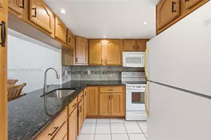 1201 Hillcrest Ct, Hollywood, FL 33021 - Photo 6
