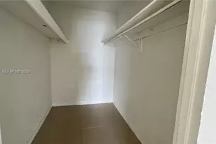 486 NW 165th St Rd, Miami, FL 33169 - Photo 16